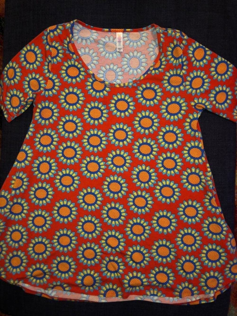 EUC LuLaRoe Tee Flower XS